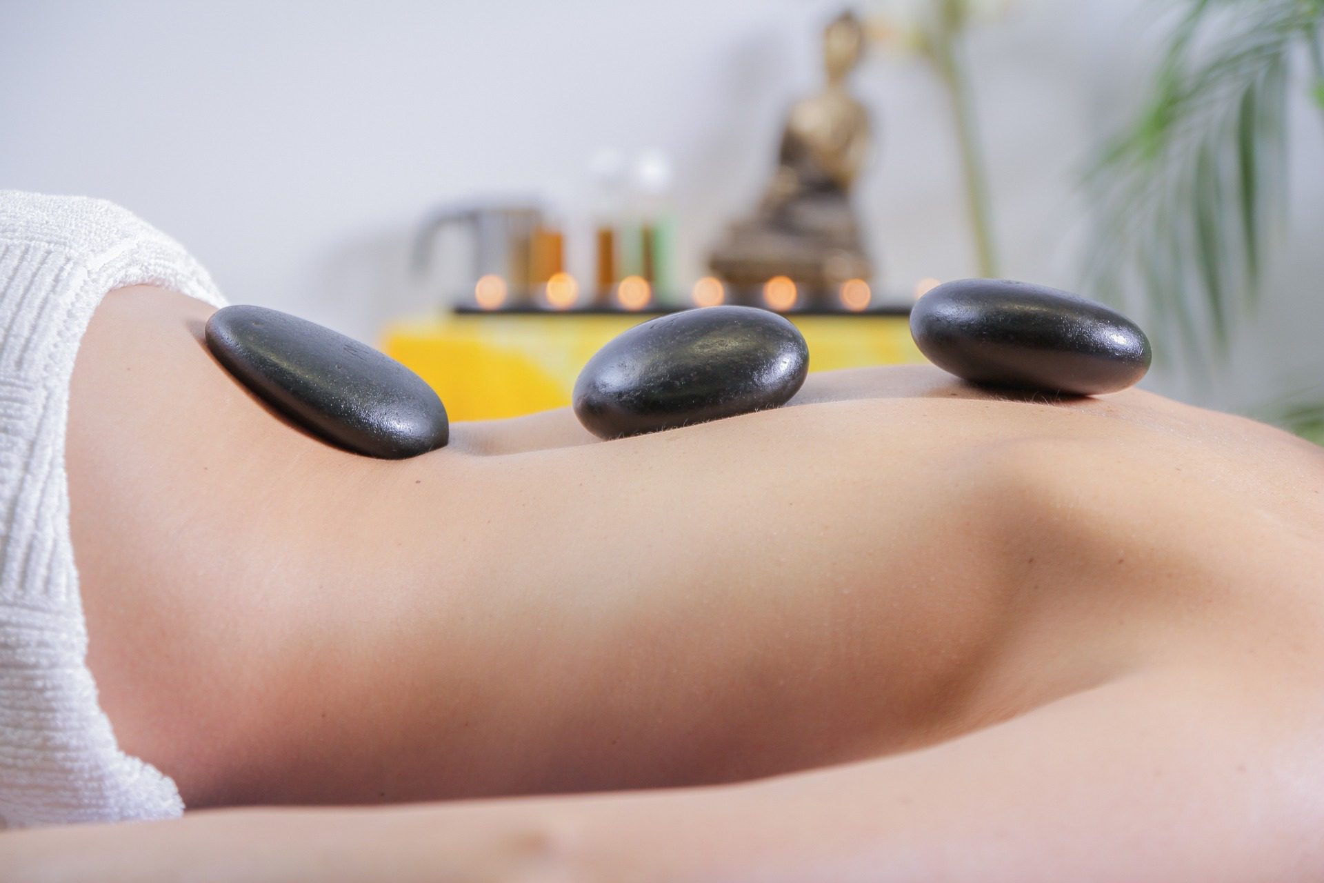 Explaining acupuncture tools and techniques like cupping